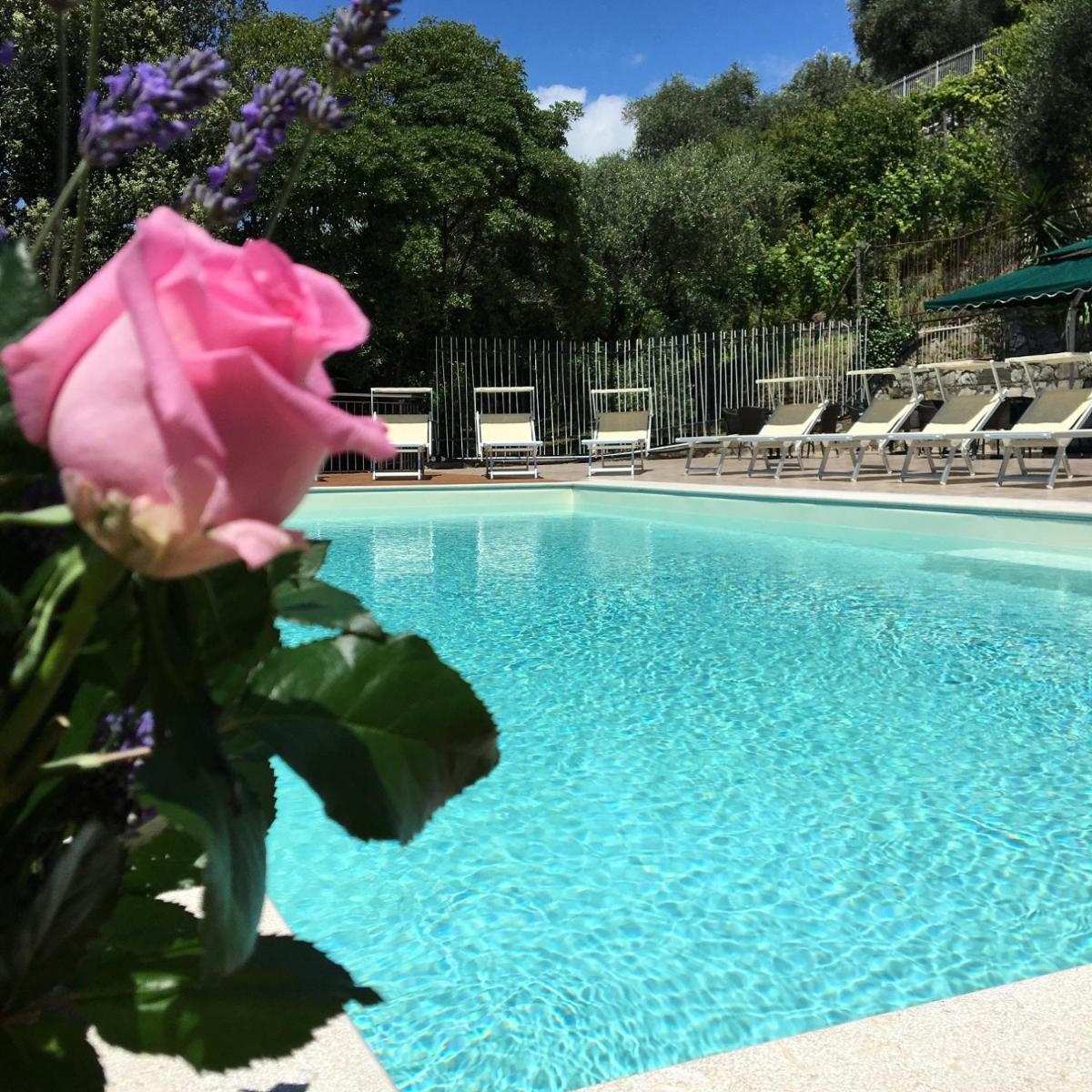 Hotel Mediterraneo - Housity