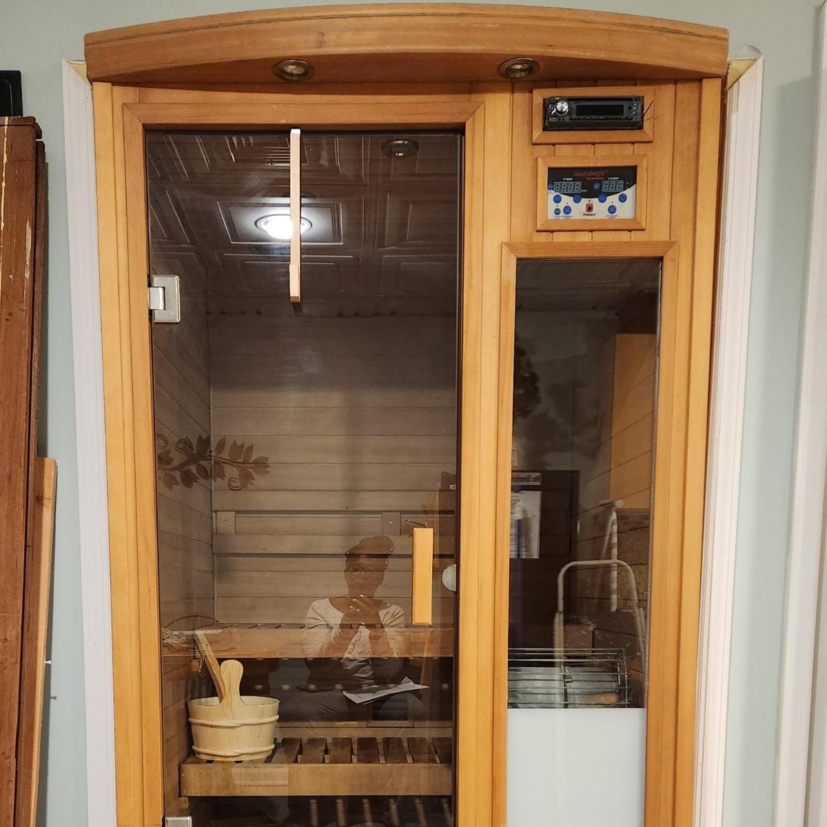 Comfortable, spacious, 1bdrm basement apartment, sleeps 4 - Housity