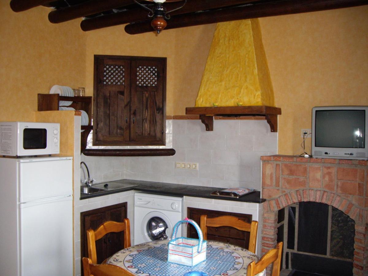 Una cocina o zona de cocina en Turismo Rural & SPA El Cercado