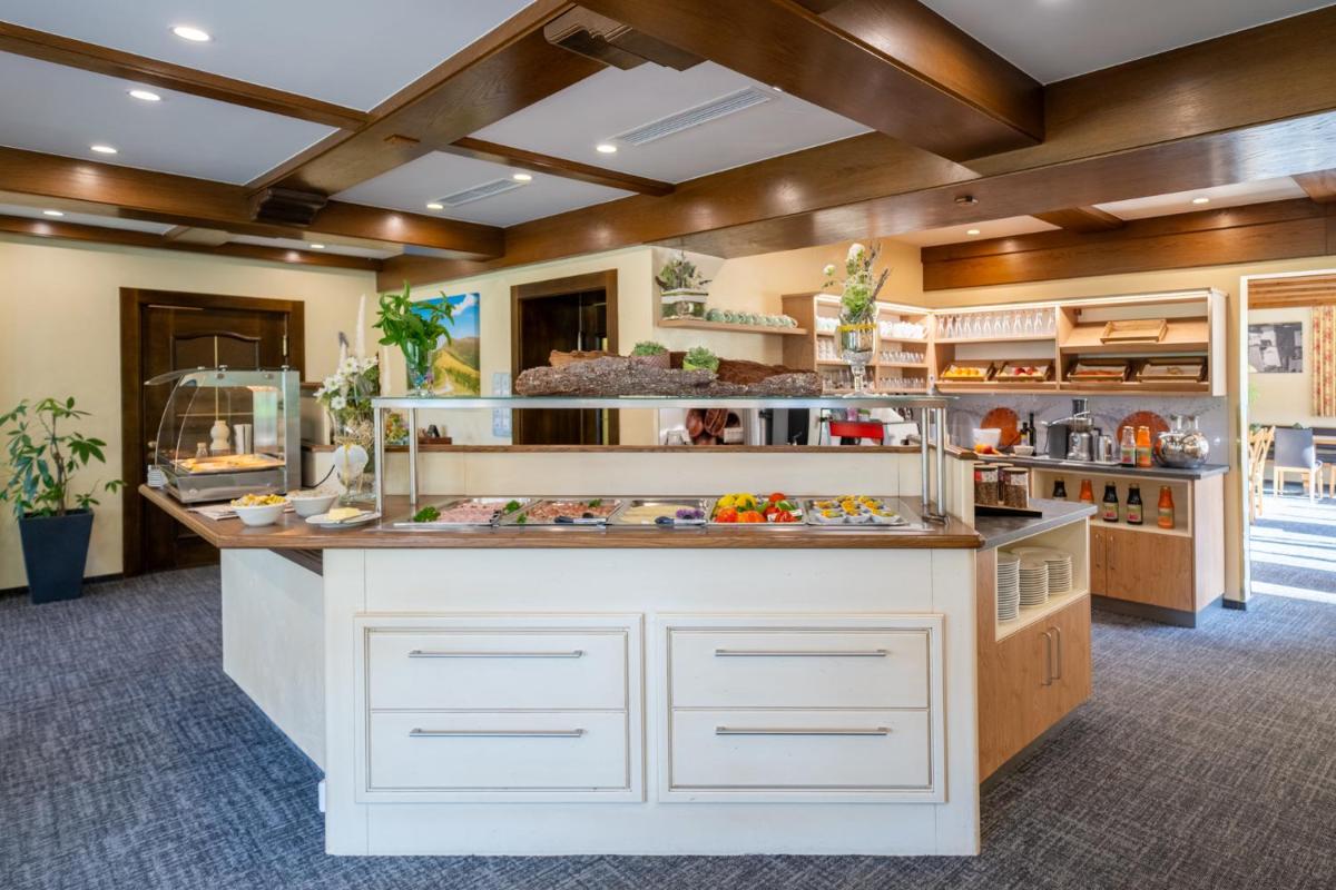 Schi- und Wanderhotel Berghof - Housity