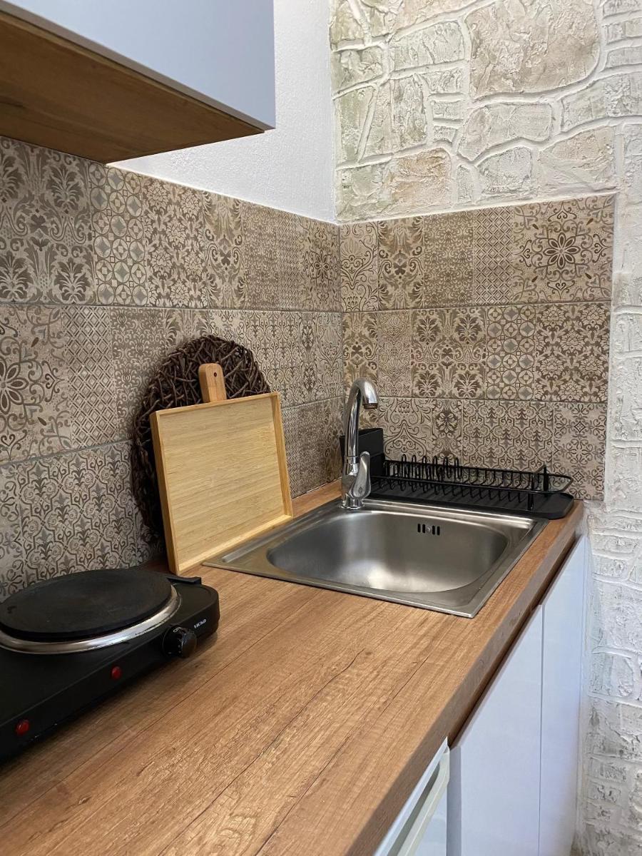 Fotis Studios - Hizvo
