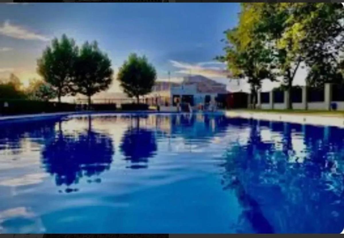 Welcoming chalet with lake and mountain view - El Gastor - Housity