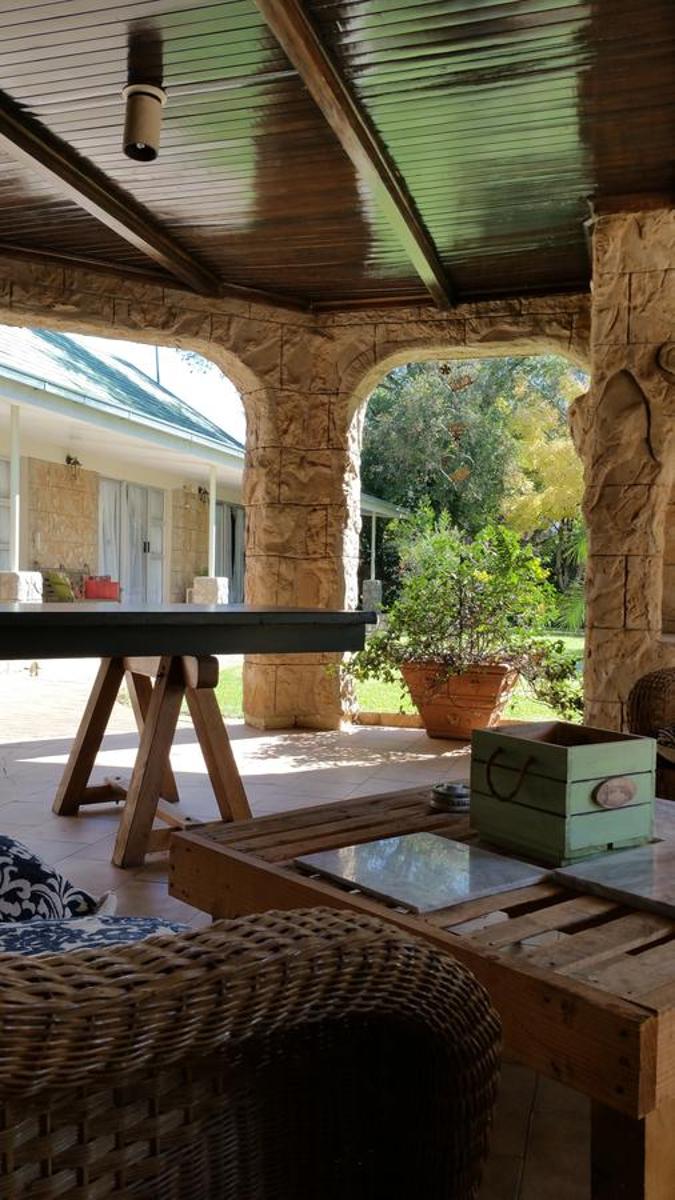 Little Acorn Guest House - Housity