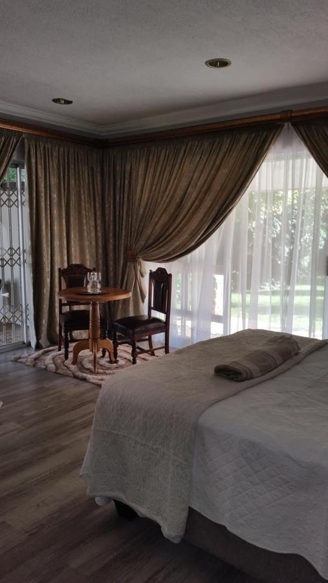 Little Acorn Guest House - Housity