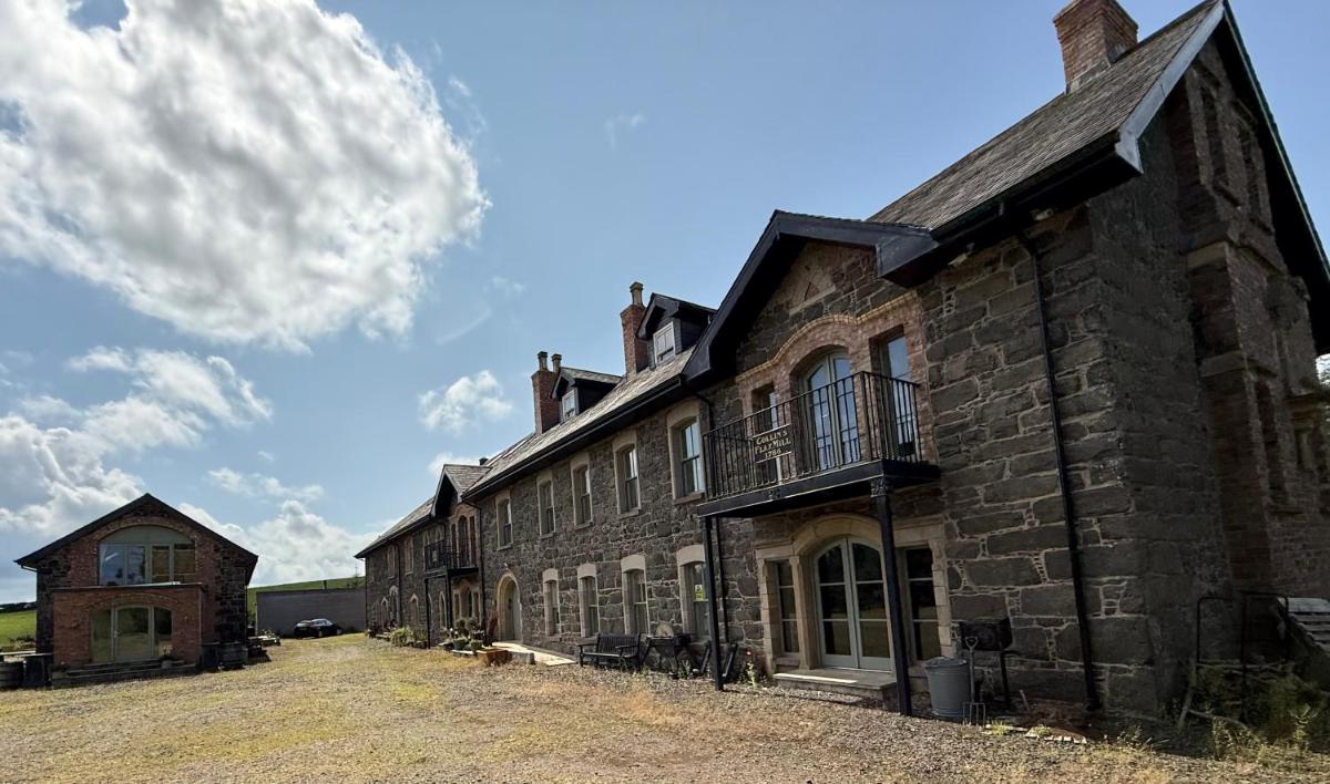 Royal Portrush Golfing Accommodation at The Flax Mill - Housity