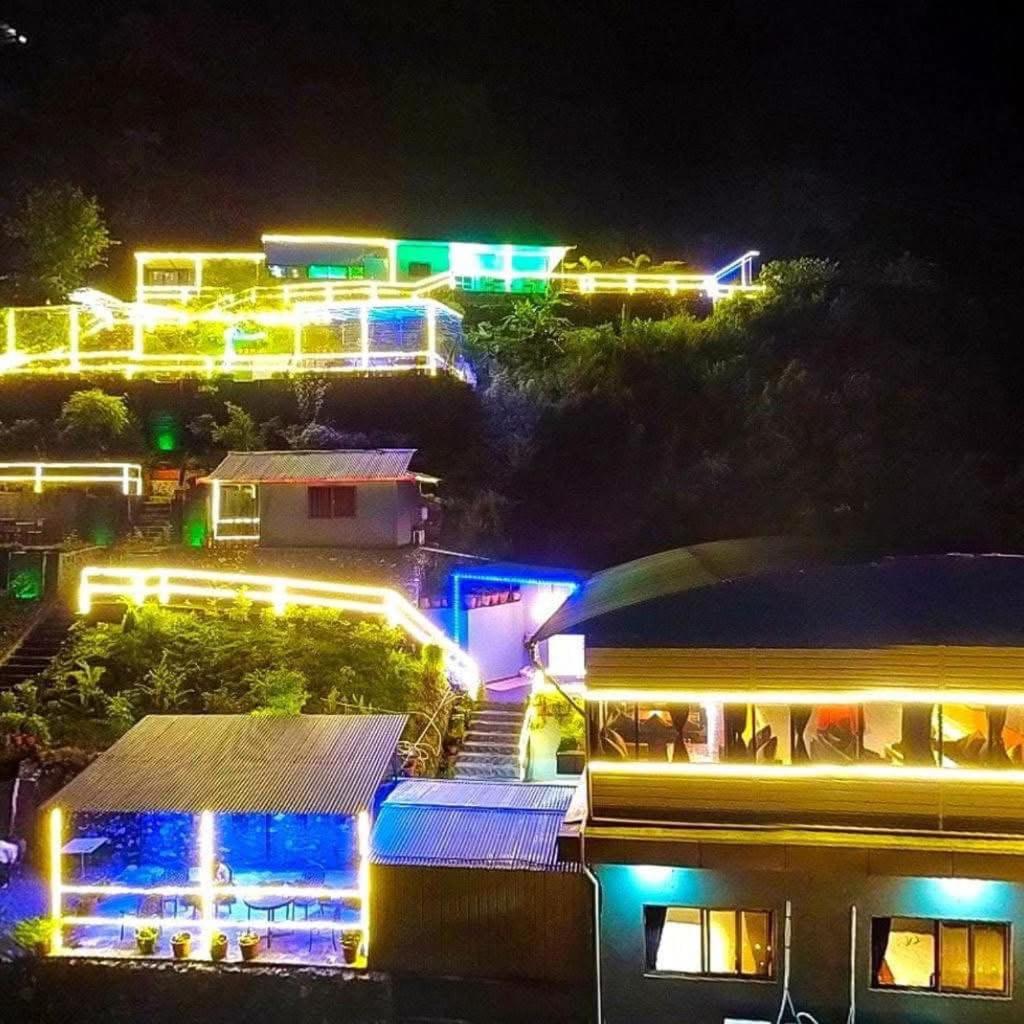 Tourist Land Resort - Housity