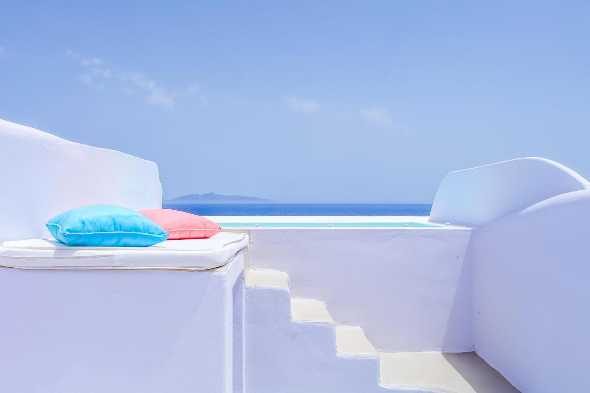 Blue Waves Suites & Apartments - Housity
