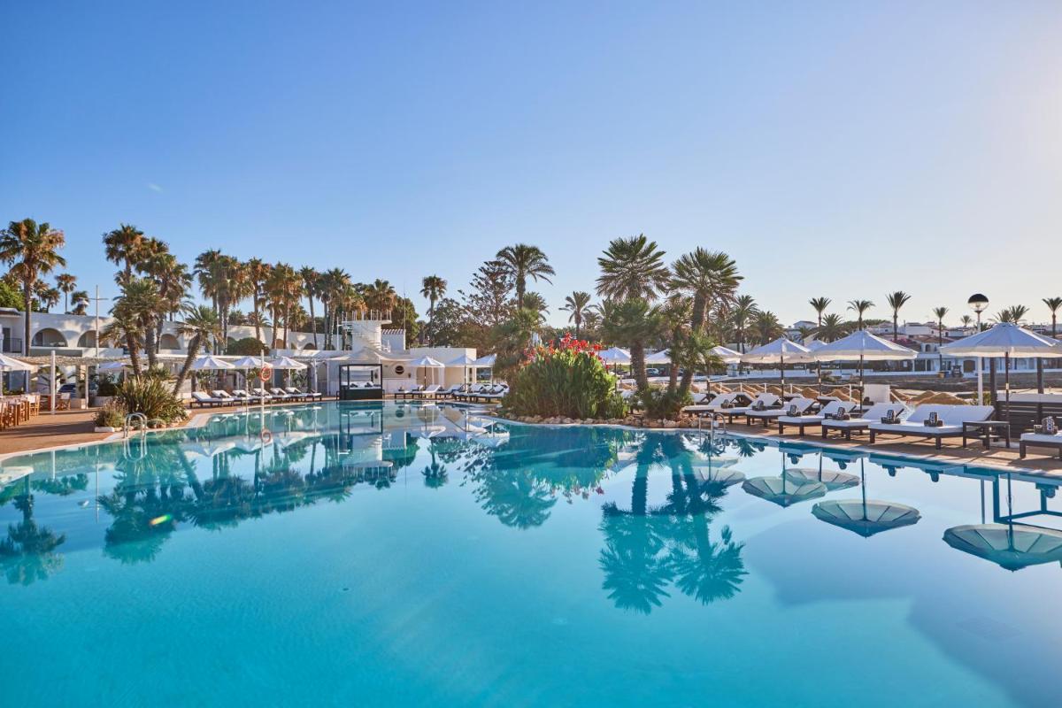 Piscina en o cerca de AluaSoul Menorca - Adults Only