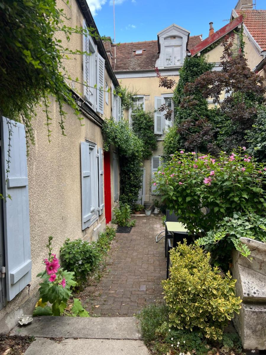 Duplex La Maisonnette 1 chambre - parking gratuit - Housity
