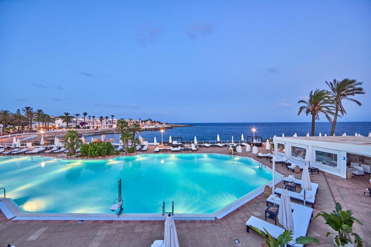 Piscina en o cerca de AluaSoul Menorca - Adults Only
