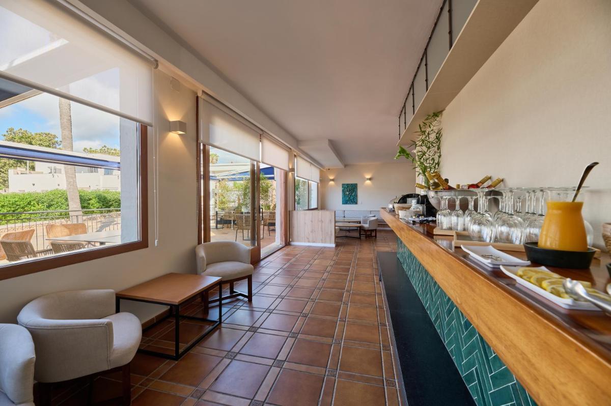Una cocina o zona de cocina en AluaSoul Menorca - Adults Only