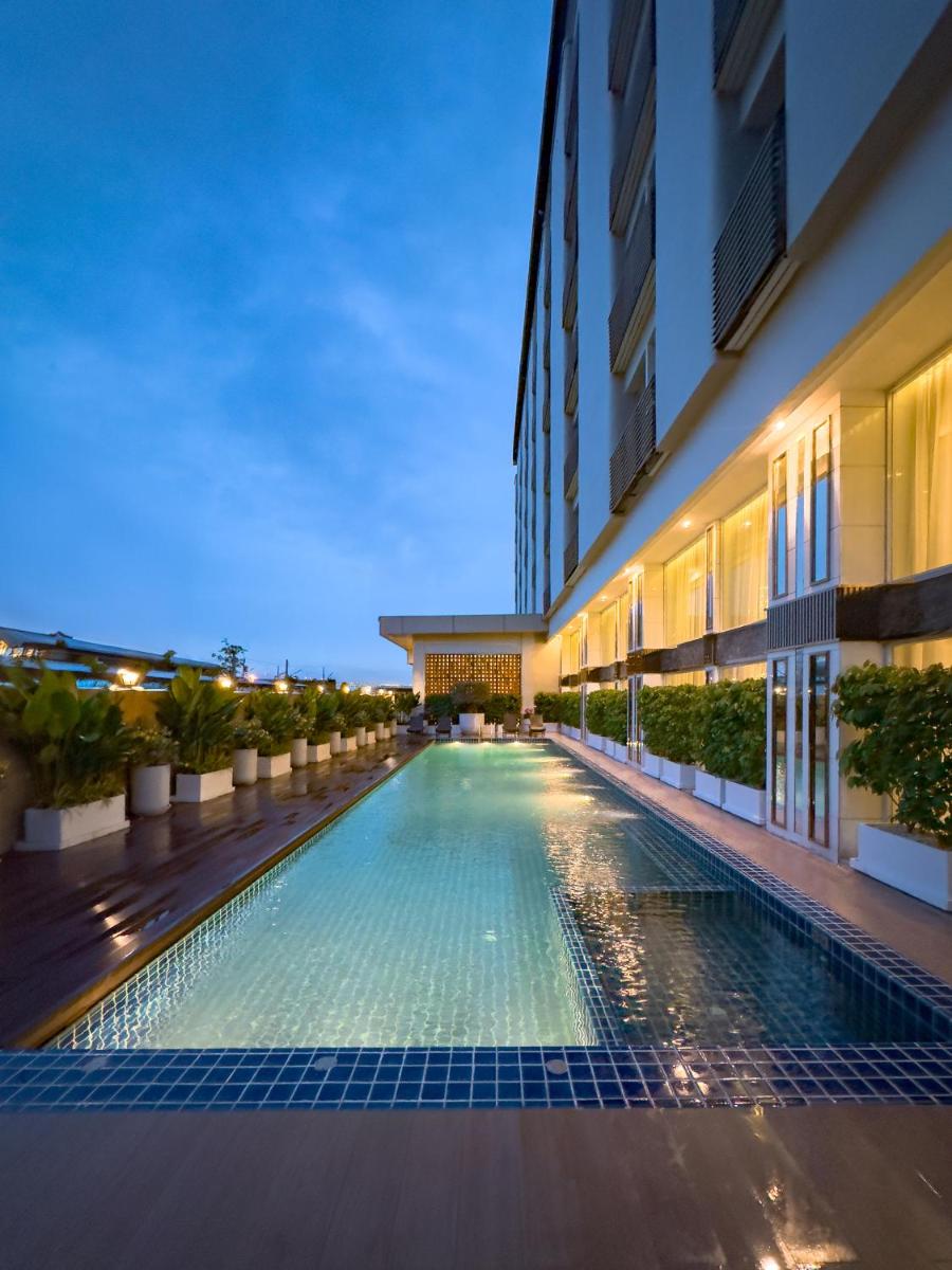Golden Empire Suvarnabhumi Hotel - Housity