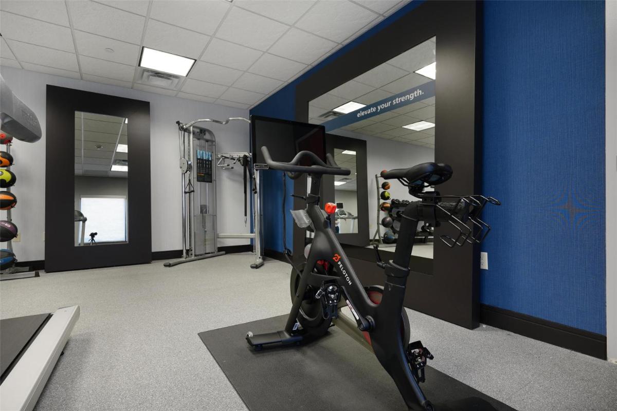Hampton Inn & Suites Tulsa/Tulsa Hills - Housity