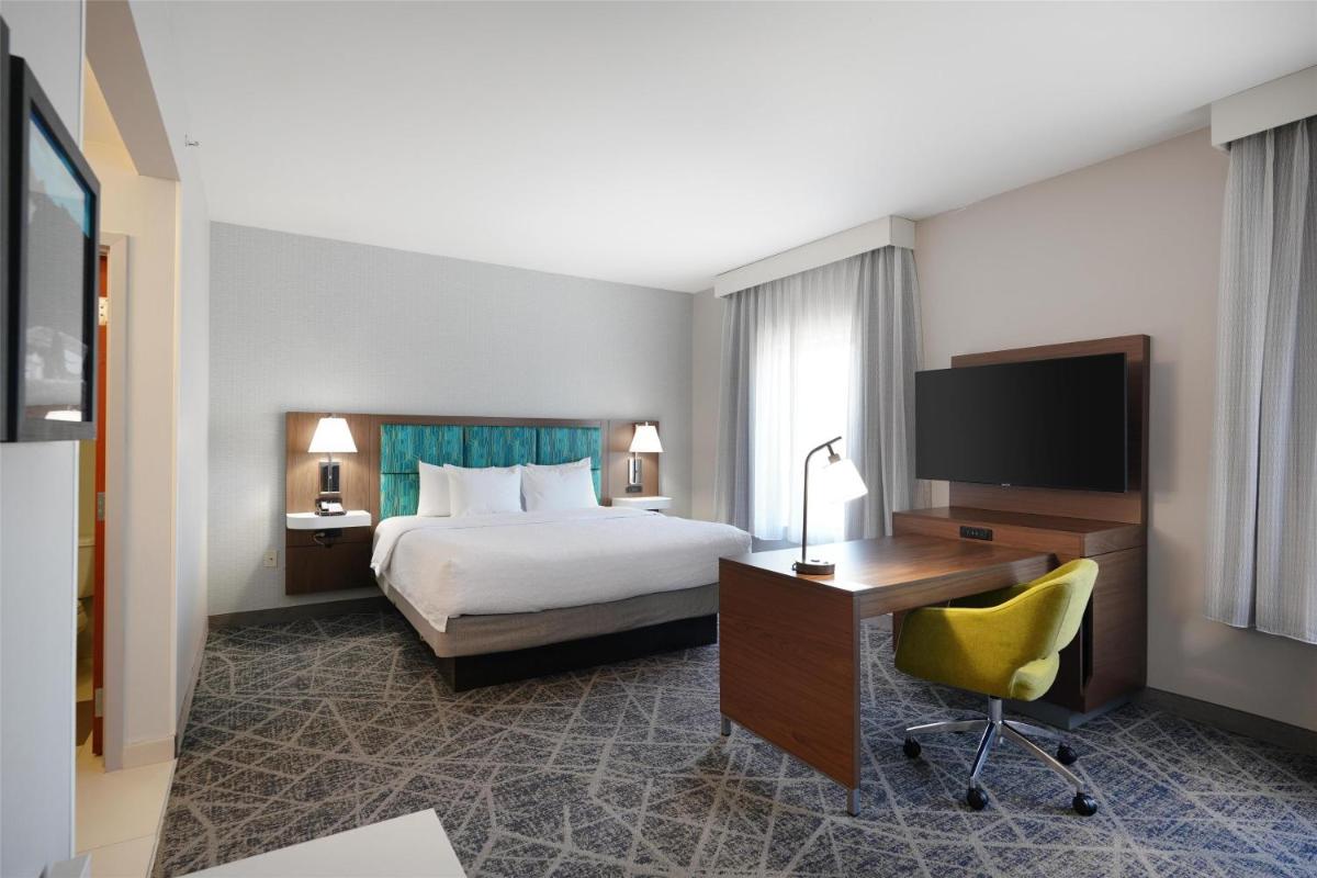 Hampton Inn & Suites Tulsa/Tulsa Hills - Housity