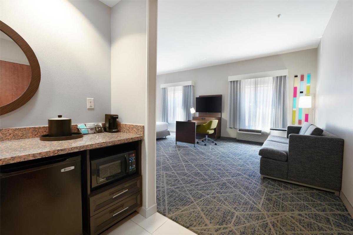 Hampton Inn & Suites Tulsa/Tulsa Hills - Housity