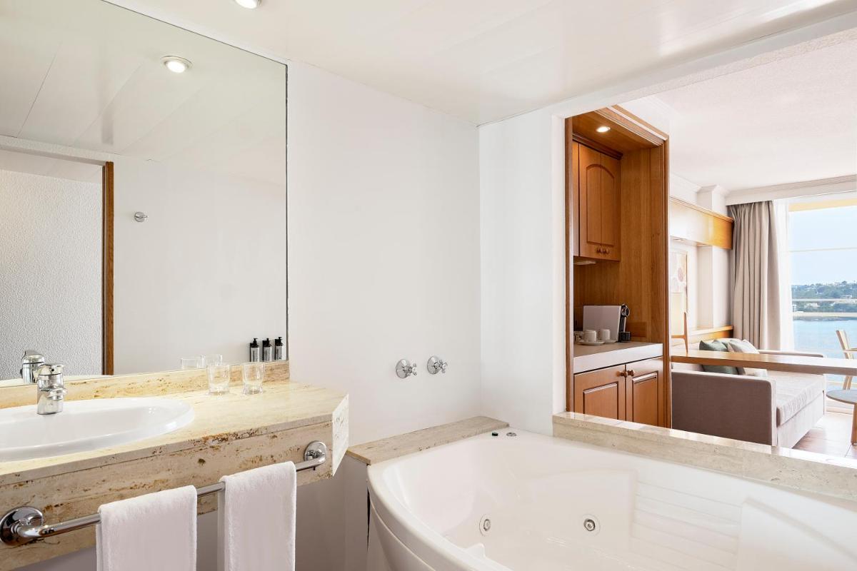 Un baño de Iberostar Selection Jardín del Sol Suites - Adults Only
