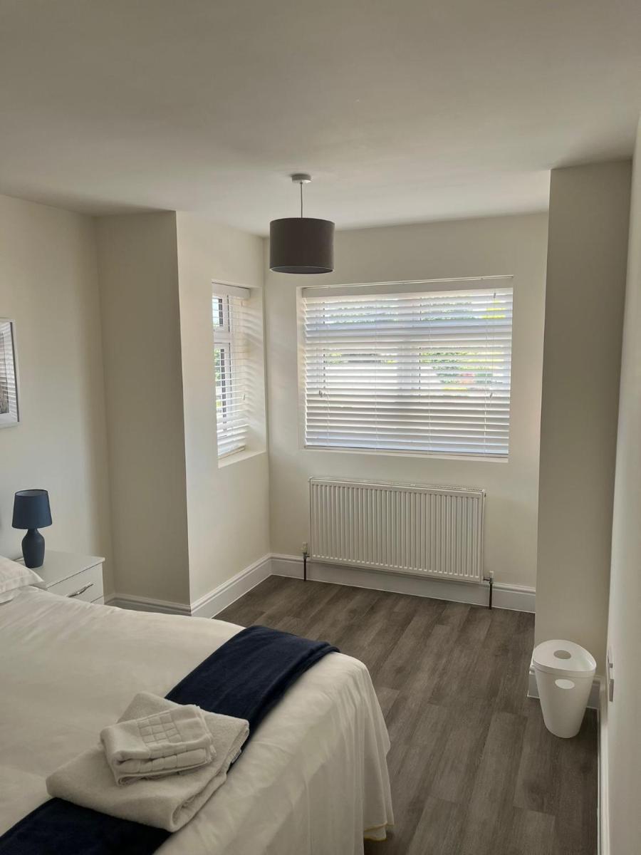 Seaview House with Sea View Brand New- 3 Bedrooms - Harwich, Dovercourt - Housity