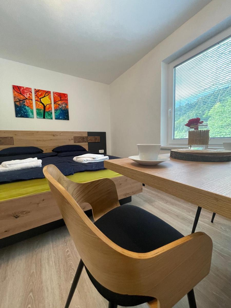 Apartments and rooms pri Bašlju - Housity