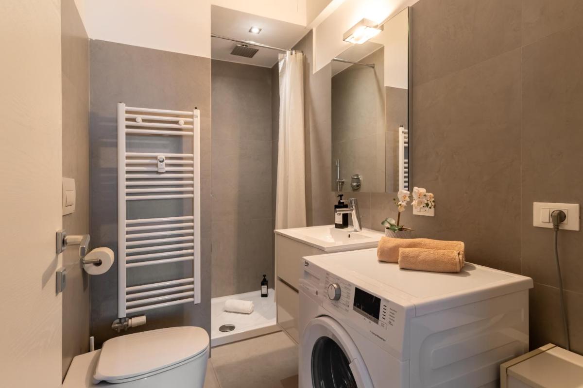 Giulio Apartment-Train Station - Housity