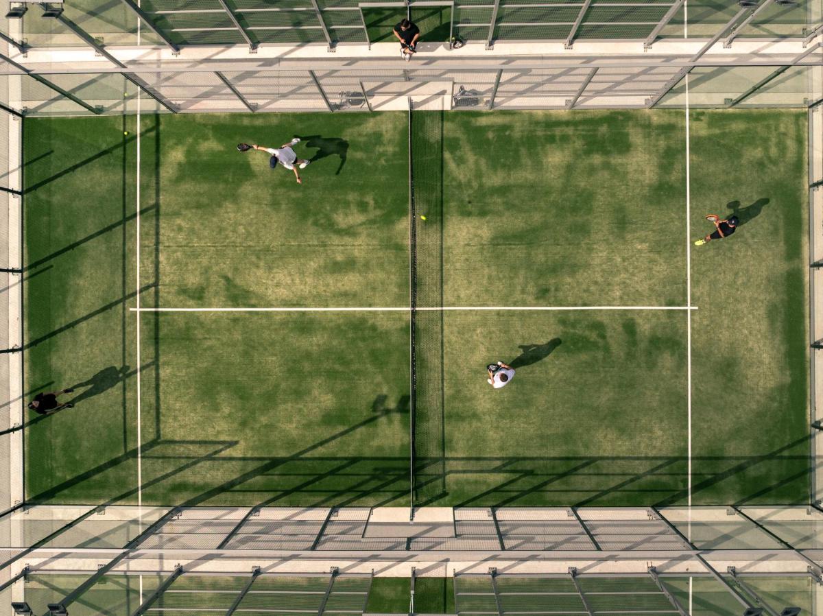Tennis ou squash au sein de l'hôtel ou à proximité