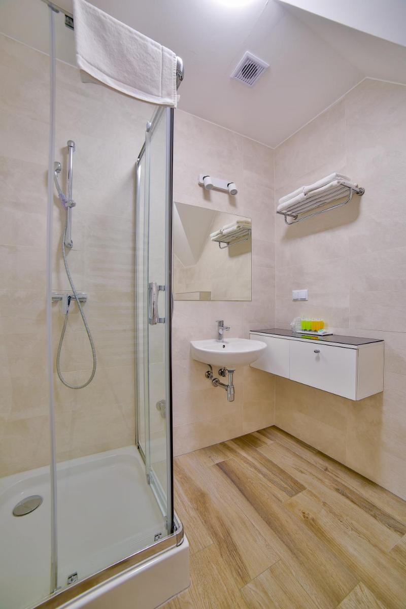 Hotel Kompleks Beskid z basenem i stokiem narciarskim - blisko Babiej Góry - Housity