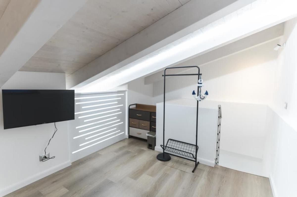 Dimora Riente Luxury Rooms - Housity