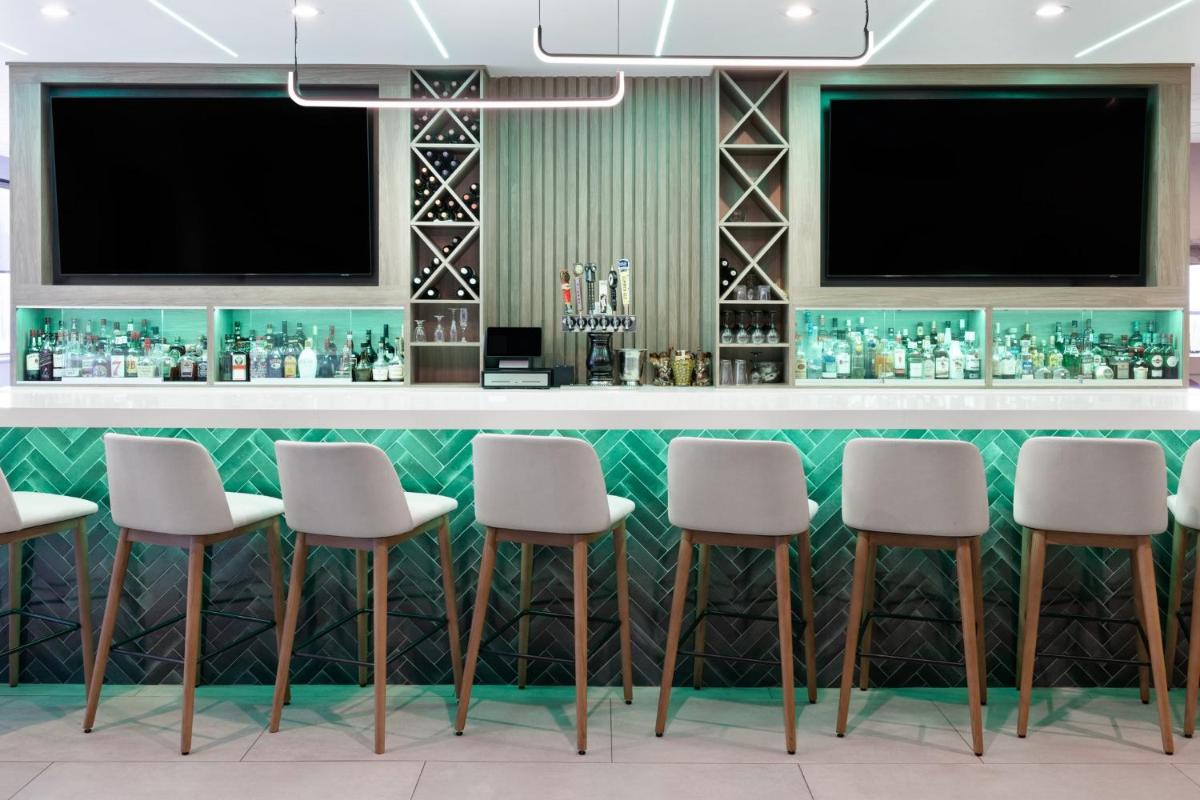 Holiday Inn Roanoke-Tanglewood-Rt 419&I581 by IHG - Housity