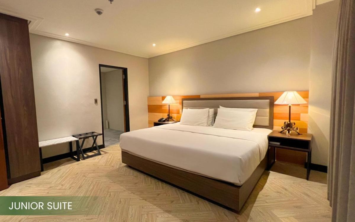 Acacia Hotel Bacolod - Hizvo