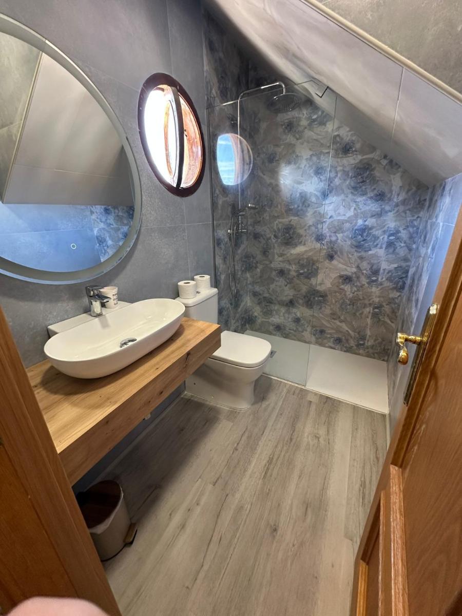Hostal Monica - Housity