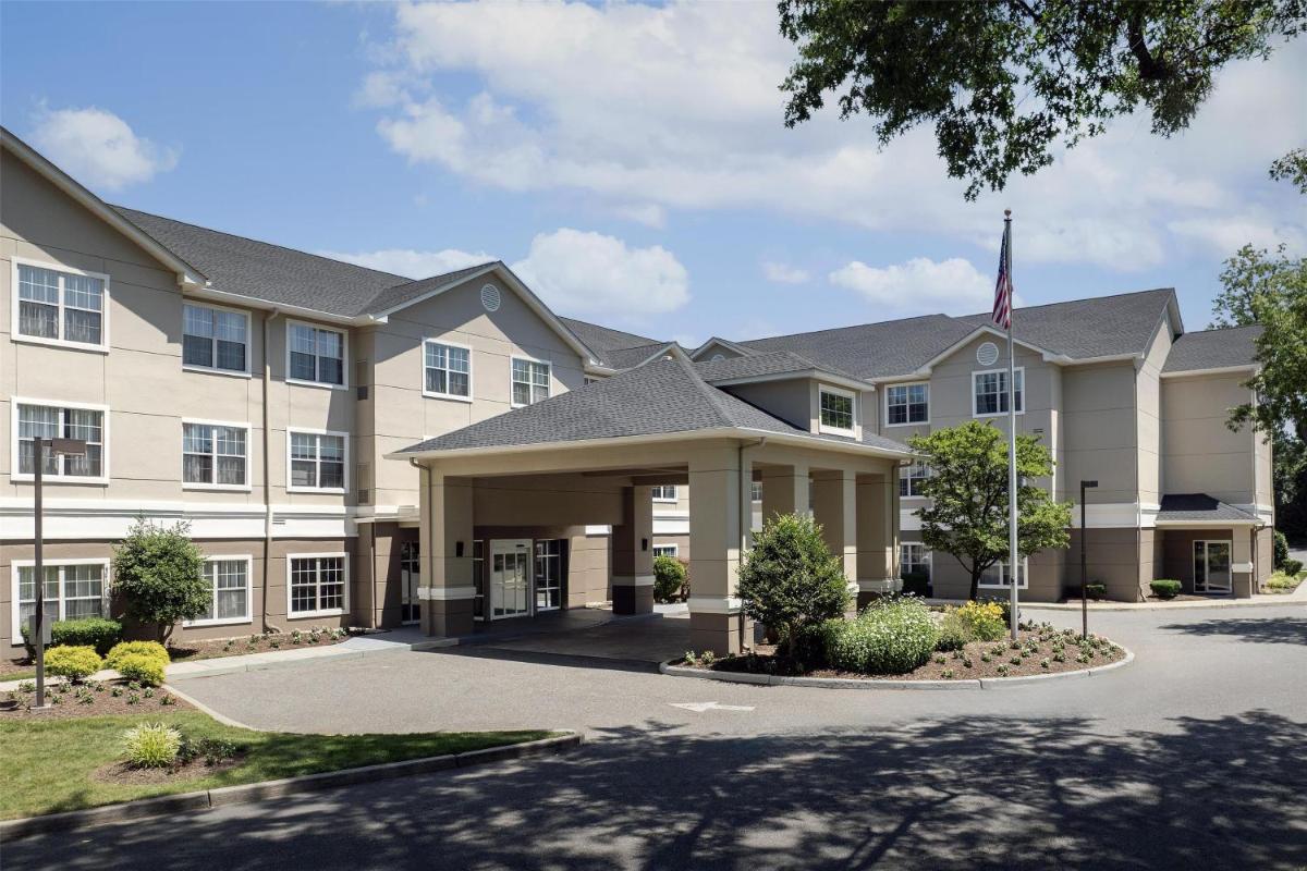 Homewood Suites by Hilton Newark-Cranford - Housity