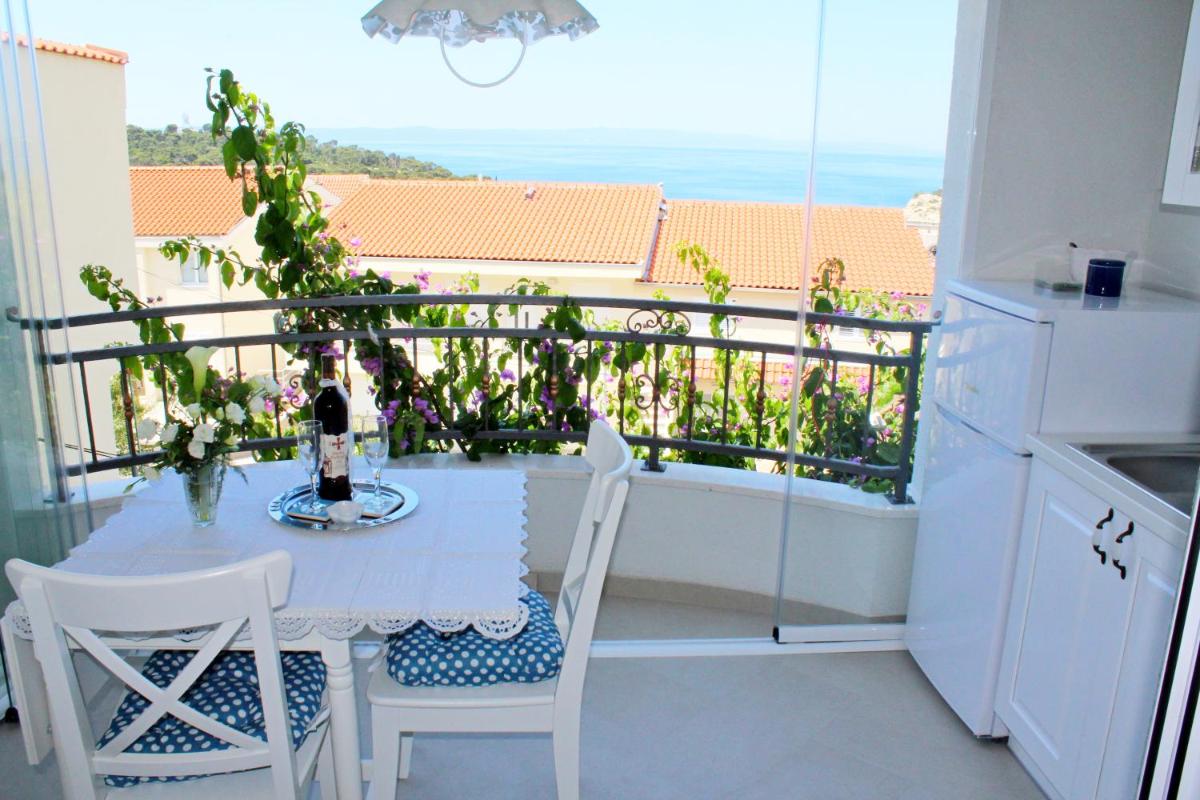 Apartments Adriona with parking - Housity