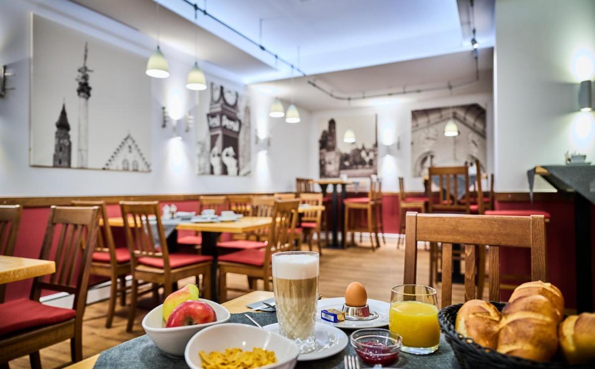 Hotel & Gasthaus DAS RÖHRL Straubing - Housity