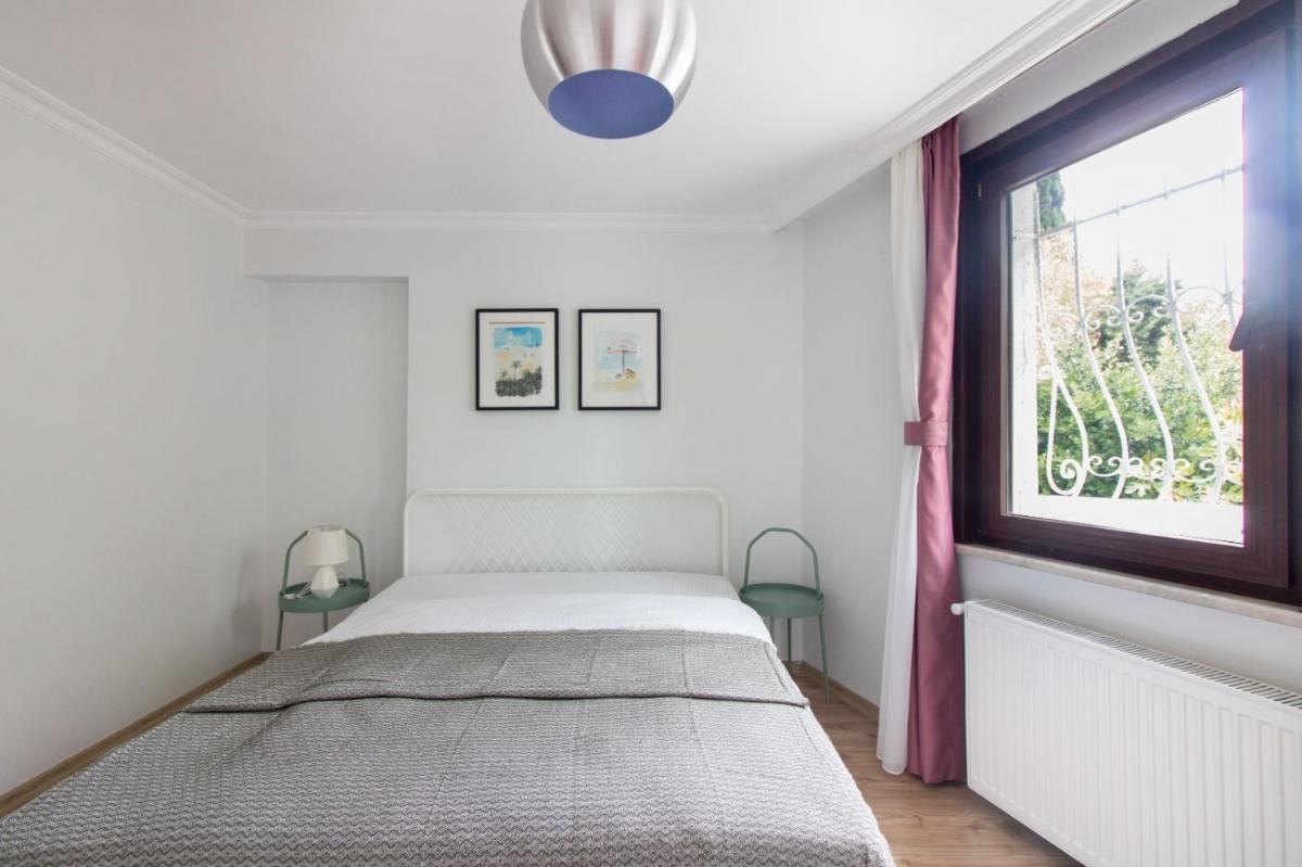 3BR Villa with Garden & Terrace in Kadikoy - Housity