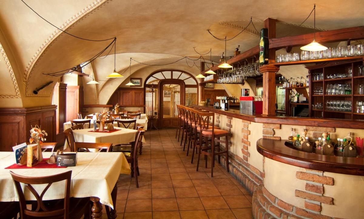 Hotel & Caffe Silesia - Housity