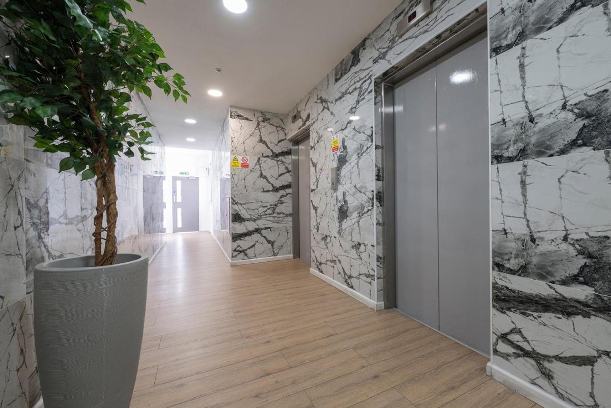 Hawthorns Apartments - Housity