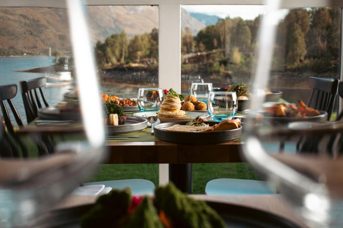 The Isles of Glencoe Hotel - Housity