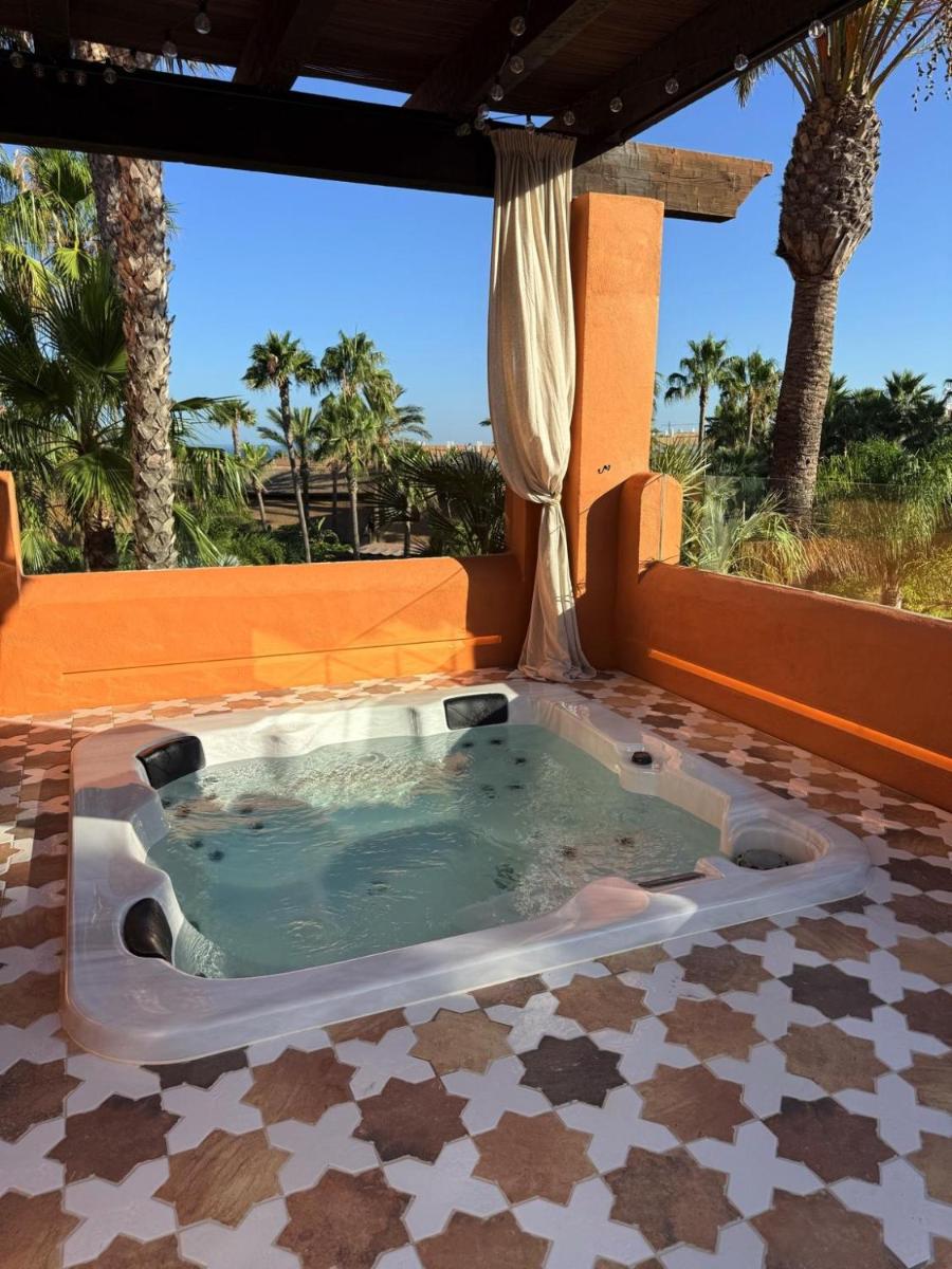 Imagen de la galería de Aparthotel Novo Resort, en Chiclana de la Frontera