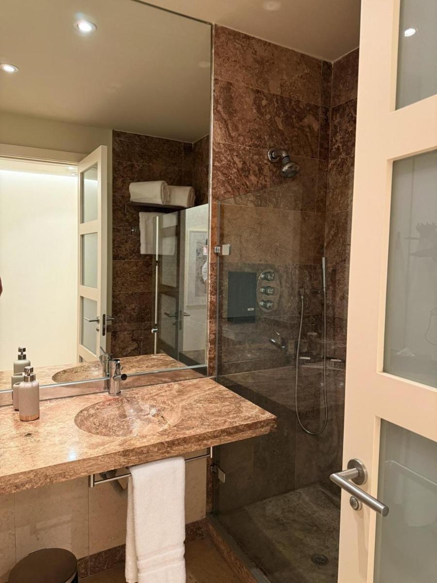 Un baño de Aparthotel Novo Resort
