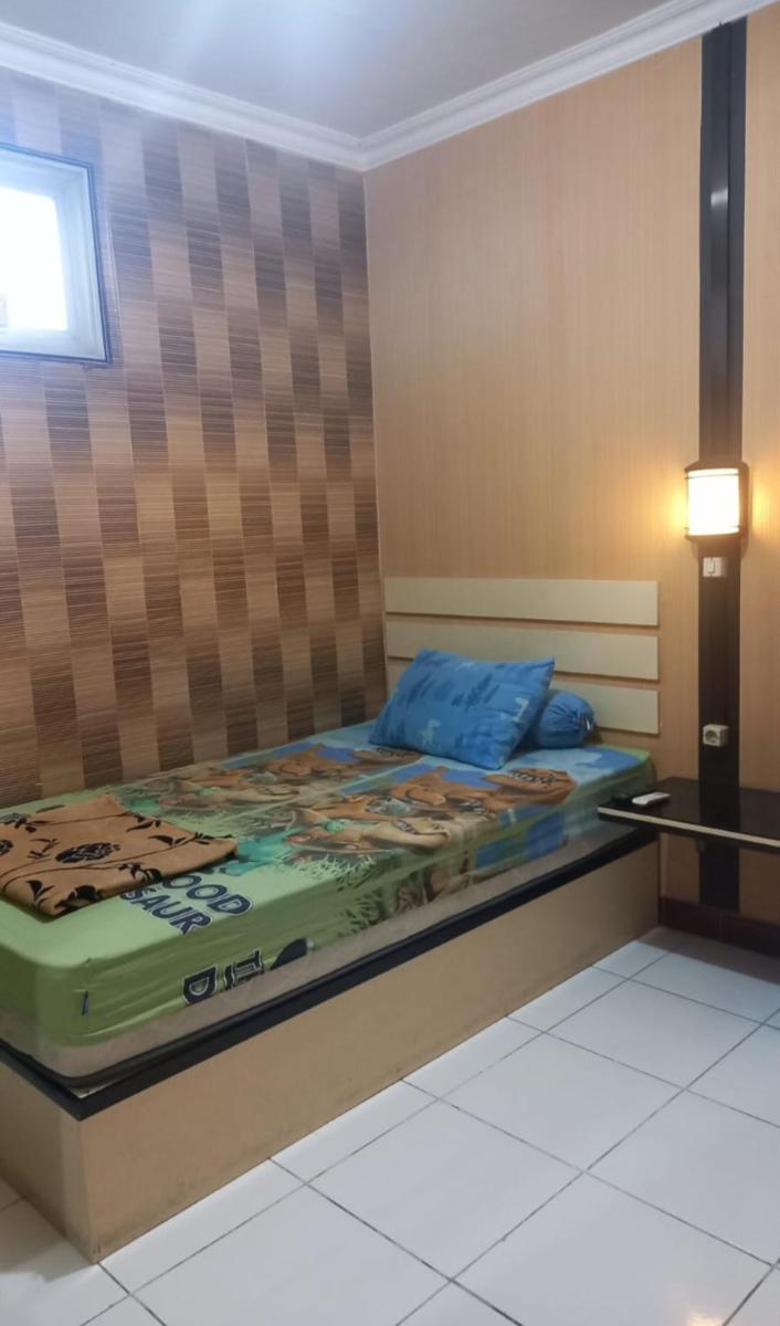 JALA GUEST HOUSE near JUANDA AIRPORT - Housity