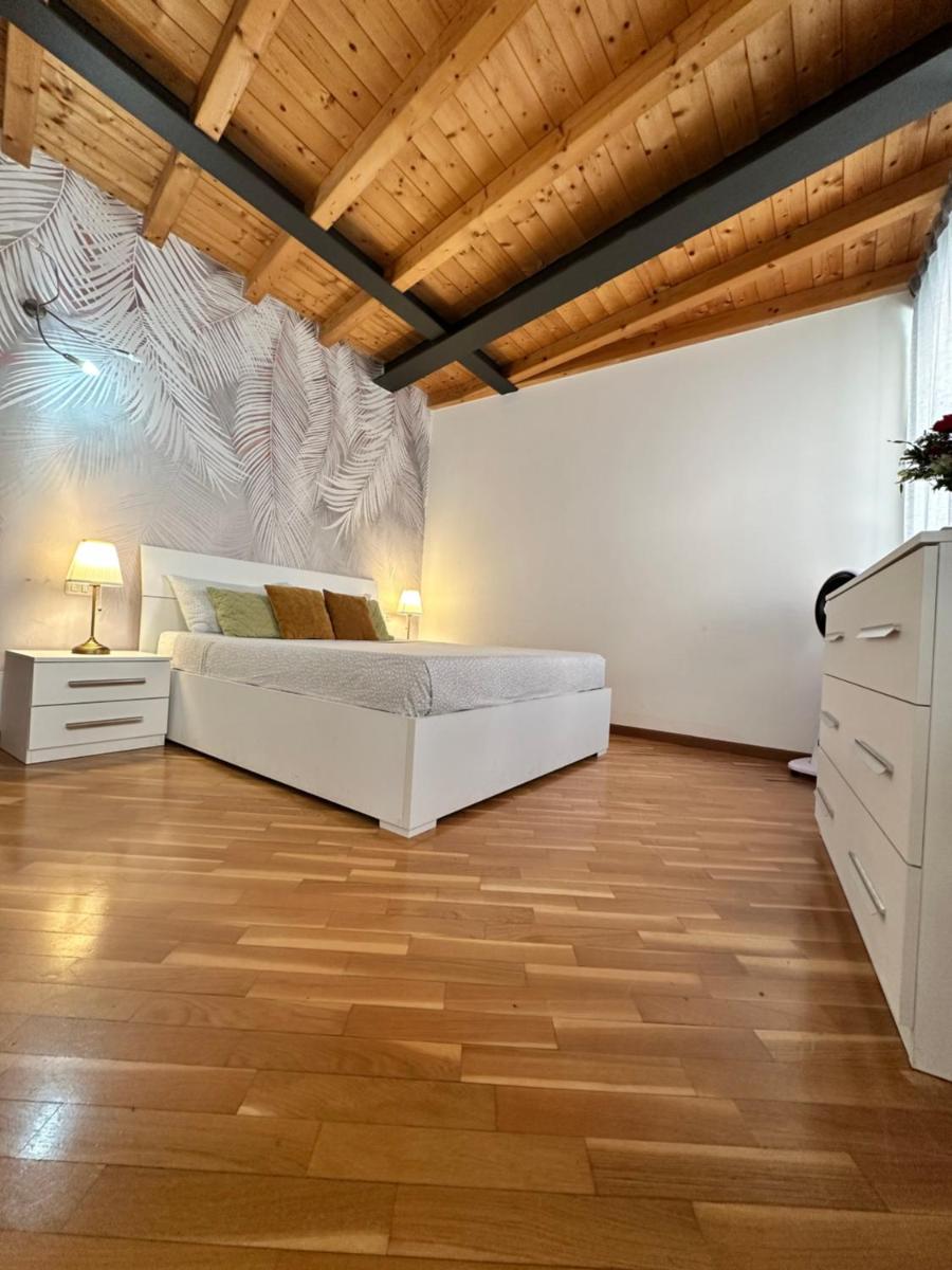 Stella Apartment , Bergamo Center Modern Comfort - Housity