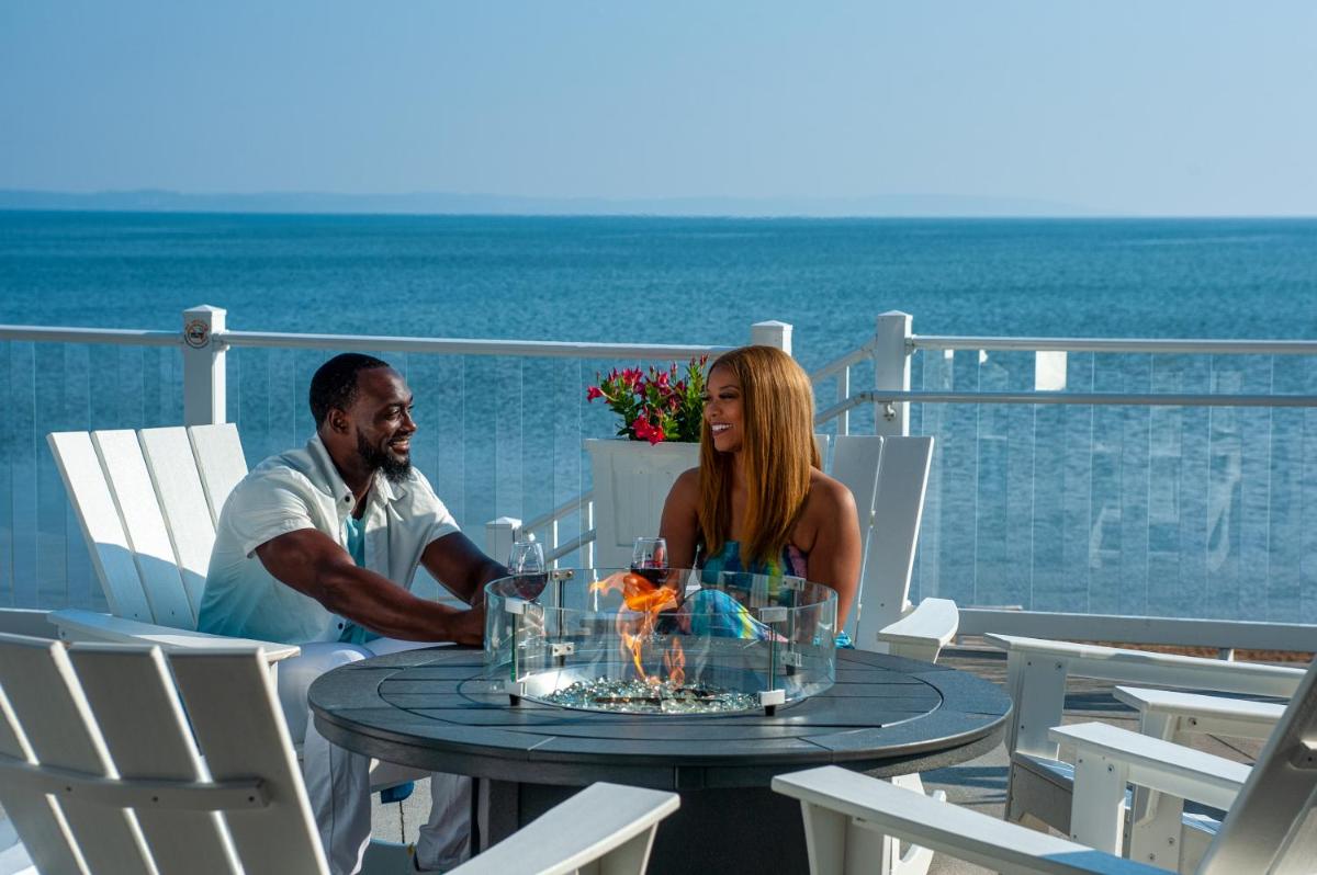 The Baywatch Resort - Housity