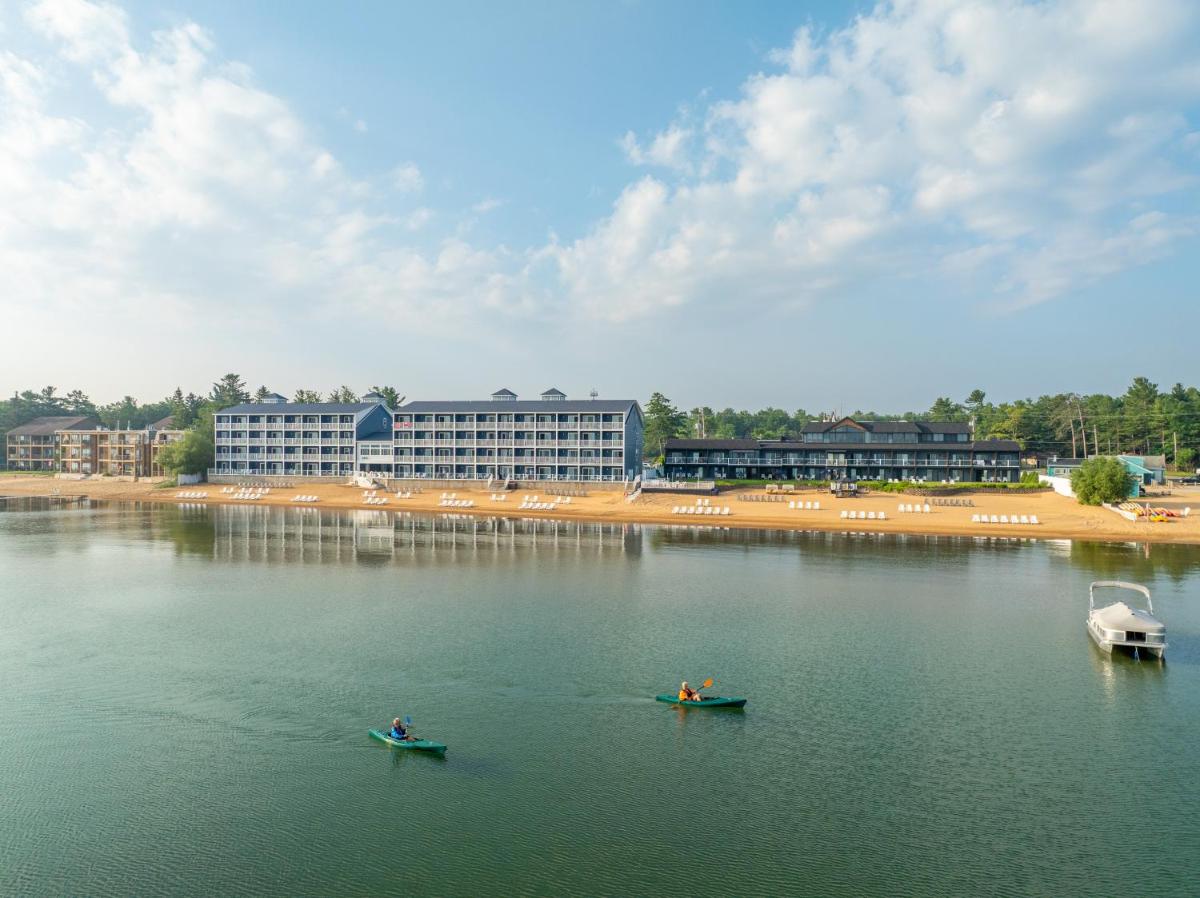The Baywatch Resort - Housity