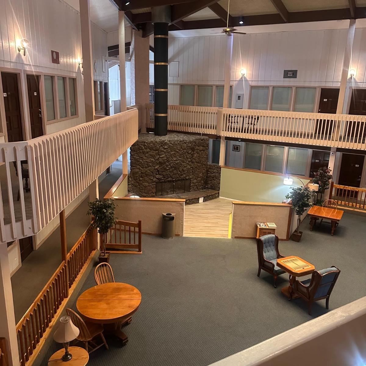 Roundhouse Resort - Housity