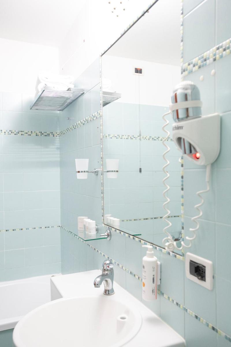 Hotel Russo Palace - Housity