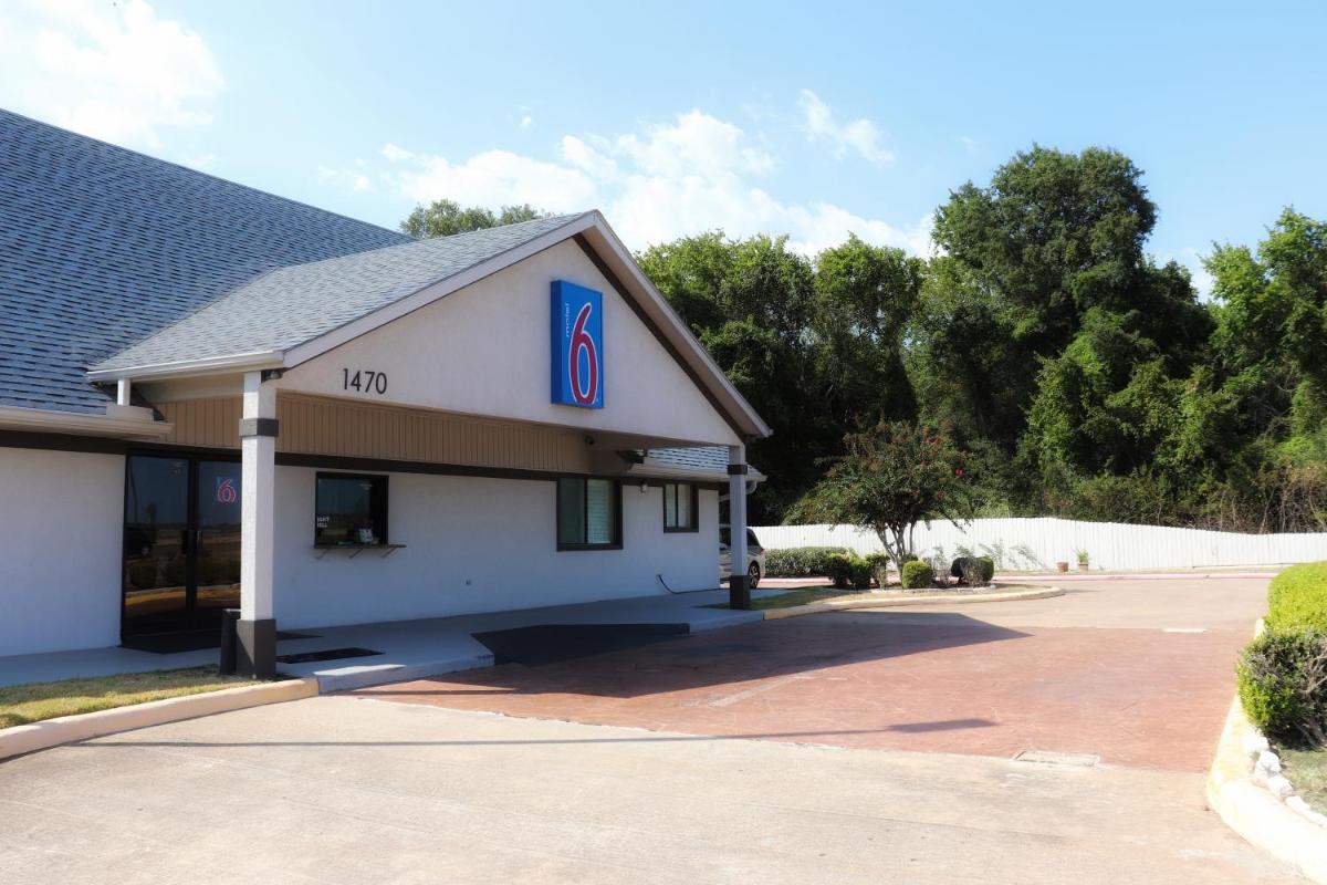 Motel 6-Alvin, TX - Housity