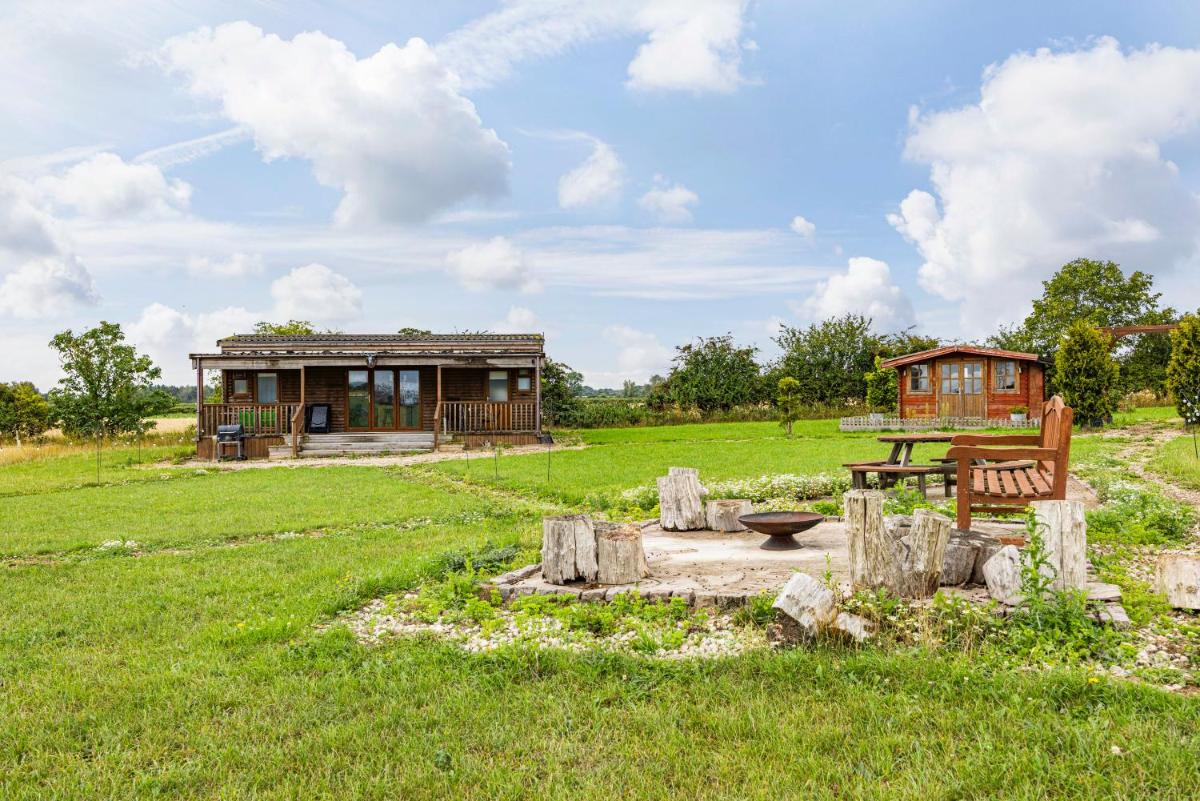 Meadow Vale Retreats - Housity