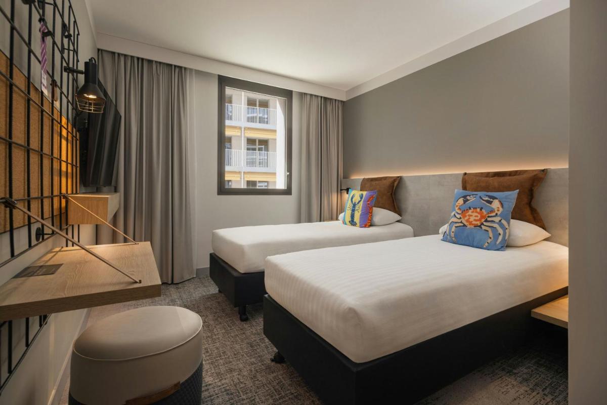 Moxy Nice - Housity