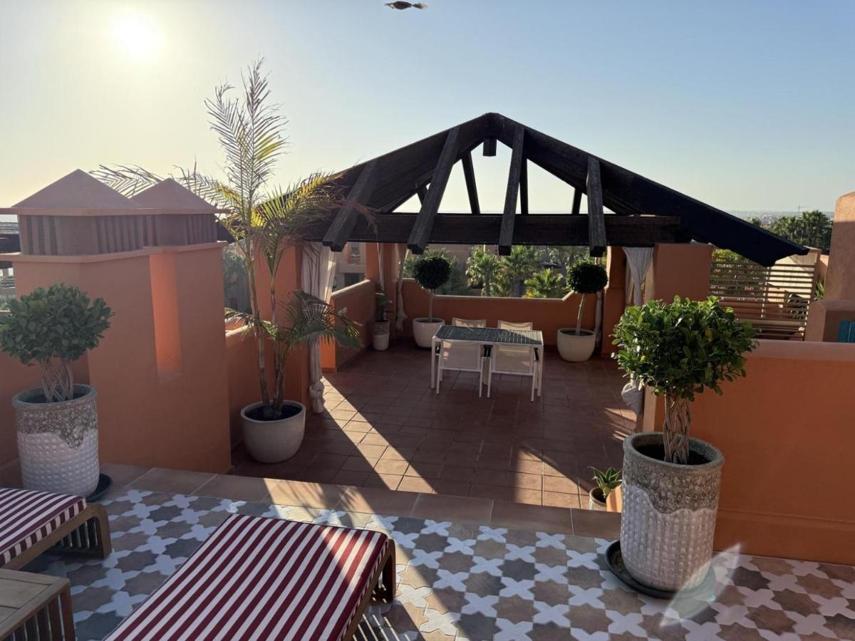 Imagen de la galería de Aparthotel Novo Resort, en Chiclana de la Frontera