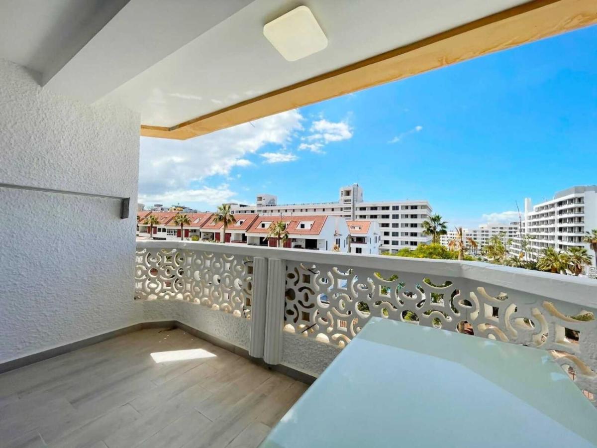 LAS AMERICAS HOLIDAYS - Housity