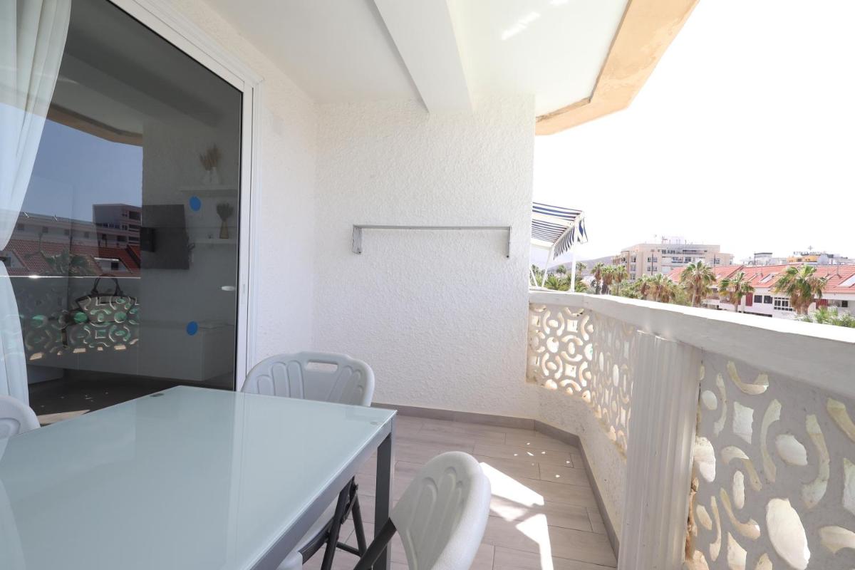 LAS AMERICAS HOLIDAYS - Housity